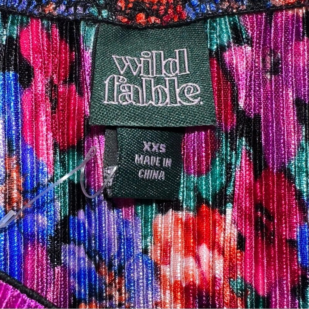 SOLD 💕Wild Fable Floral Bell Sleeve Tie Front Crop Top - Picture 3 of 12